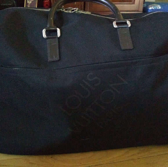 Men's Louis Vuitton overnight bag and garment bag - Picture 9 of 14